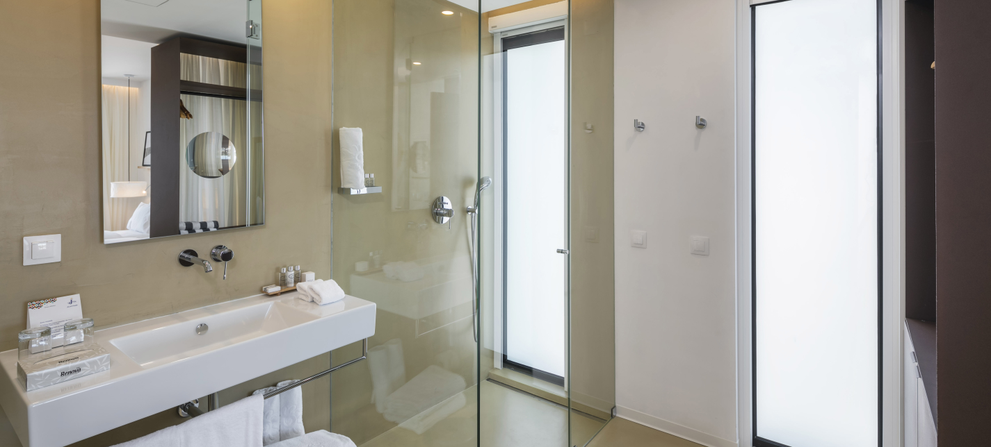 <br />
<b>Notice</b>: Array to string conversion in <b>/home/sonelhotels/avenidarestaurante.pt/includes/hotel.php</b> on line <b>10</b><br />
<br />
<b>Notice</b>: Undefined variable: Array in <b>/home/sonelhotels/avenidarestaurante.pt/includes/hotel.php</b> on line <b>10</b><br />